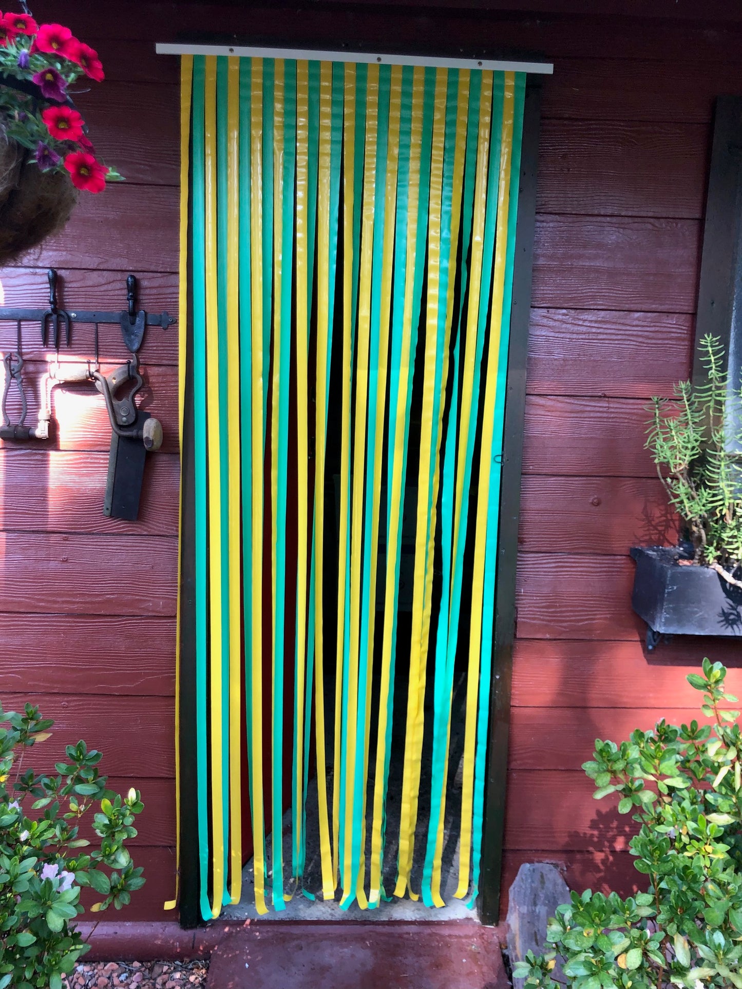 Budget Insect Fly Retro Style Door 86cmx200cm Green & Yellow Strips
